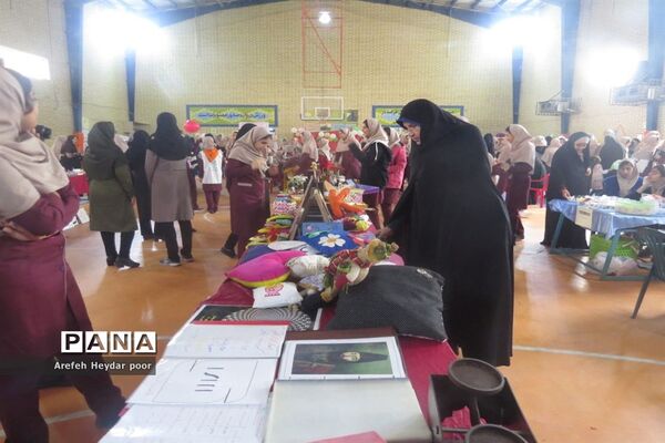 نمایشگاه و بازارچه دست سازهای دانش آموزان  دبیرستان شهیده سهام خیام  بوشهر-2