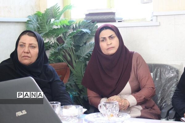 بازدیدآموزشی  مدیران ابتدایی مدارس هیات امنایی شهرستان بویراحمد ازدبستان پسرانه هادی -  استان یزد
