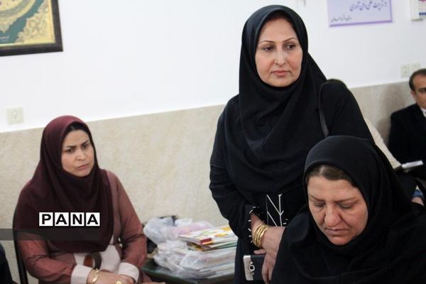 بازدیدآموزشی مدیران ابتدایی مدارس هیات امنایی شهرستان بویراحمد ازدبستان دخترانه هادی -  استان یزد