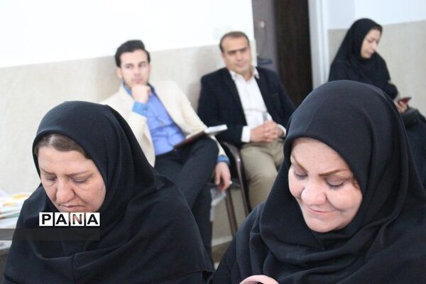 بازدیدآموزشی مدیران ابتدایی مدارس هیات امنایی شهرستان بویراحمد ازدبستان دخترانه هادی -  استان یزد