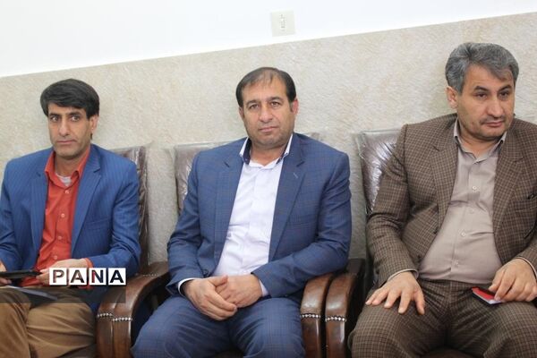بازدیدآموزشی مدیران ابتدایی مدارس هیات امنایی شهرستان بویراحمد ازدبستان دخترانه هادی -  استان یزد