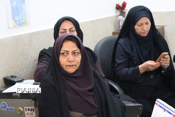 بازدیدآموزشی مدیران ابتدایی مدارس هیات امنایی شهرستان بویراحمد ازدبستان دخترانه هادی -  استان یزد