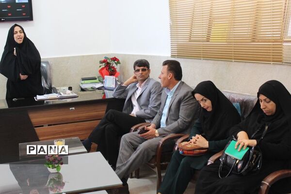 بازدیدآموزشی مدیران ابتدایی مدارس هیات امنایی شهرستان بویراحمد ازدبستان دخترانه هادی -  استان یزد