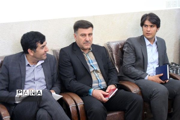 بازدیدآموزشی مدیران ابتدایی مدارس هیات امنایی شهرستان بویراحمد ازدبستان دخترانه هادی -  استان یزد