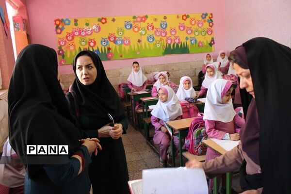 بازدیدآموزشی مدیران ابتدایی مدارس هیات امنایی شهرستان بویراحمد ازدبستان دخترانه هادی -  استان یزد