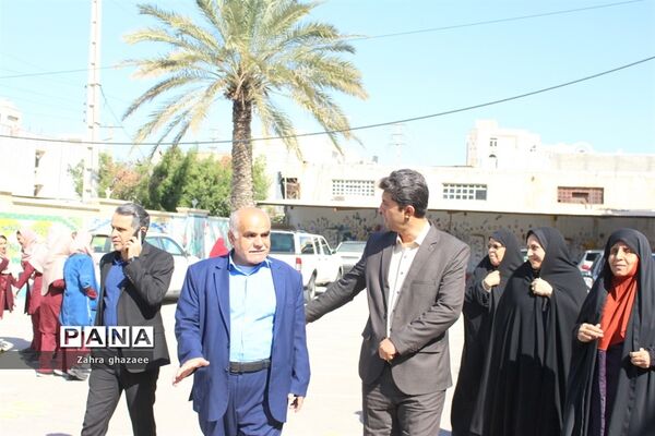 نمایشگاه و بازارچه دست سازهای دانش‌آموزان  دبیرستان شهیده سهام خیام  بوشهر-1