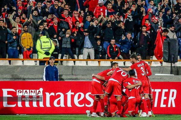 دیدار تیم‌های پرسپولیس و پاختاکور