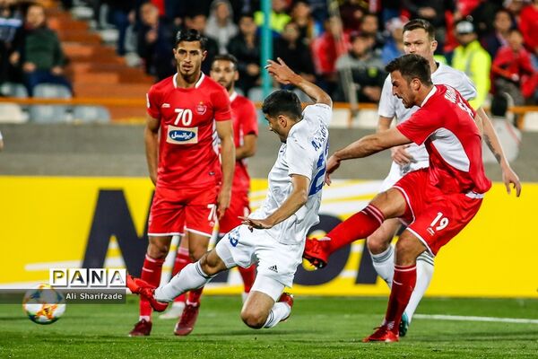 دیدار تیم‌های پرسپولیس و پاختاکور