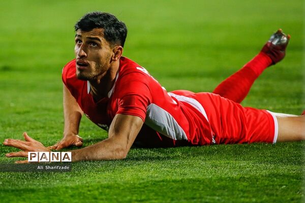 دیدار تیم‌های پرسپولیس و پاختاکور