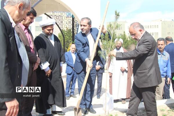 جشن درختکاری در استان قم