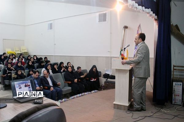 کارگاه آموزش اصول خبرنویسی و عکاسی دانش‌آموزان اهر