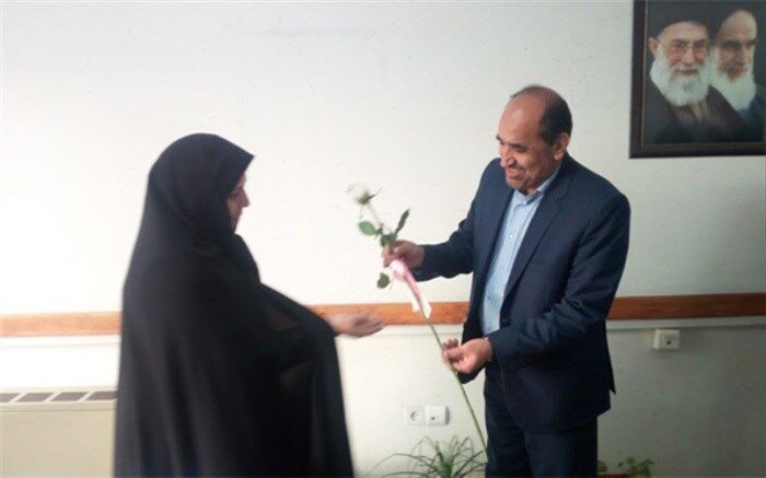 قدردانی رئیس مدارس خارج از کشور از همکارن خانم مرکز امور بین‌الملل