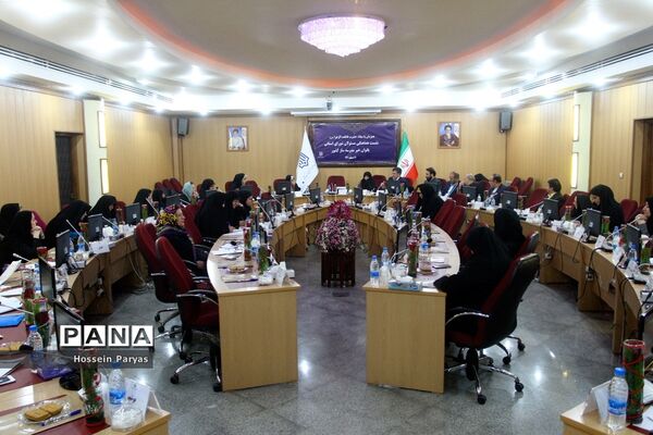 نشست هماهنگی مسئولان شورای استانی بانوان خیرمدرسه‌ساز کشور