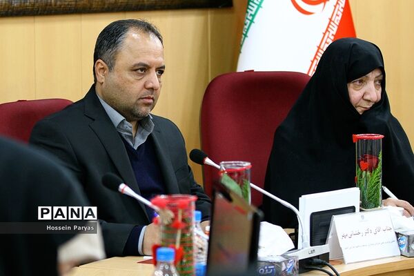 نشست هماهنگی مسئولان شورای استانی بانوان خیرمدرسه‌ساز کشور