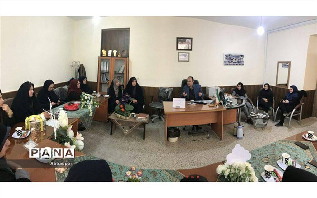 مراسم گرامیداشت سالروز ولادت حضرت فاطمه (س) و تجلیل از مقام زن برگزار شد