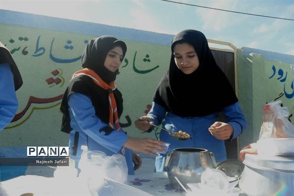 برپایی نمایشگاه و بازارچه کسب وکار دانش‌آموزی در زرین دشت