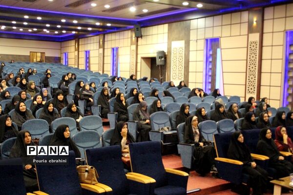 همایش نگین خاتم در سالن قلمچی شهرستان بیرجند