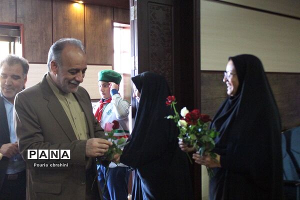 همایش نگین خاتم در سالن قلمچی شهرستان بیرجند