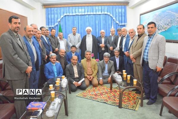 دیدار شورای معاونان آموزش و پرورش استان بوشهر با نماینده ولی فقیه