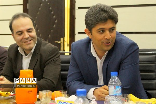 جلسه شورای معاونان اداره آموزش و پرورش شهرستان بوشهر