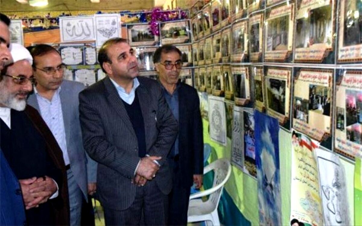 بازدید مدیرکل آموزش و پرورش لرستان از نمایشگاه دستاوردهای آموزش و پرورش