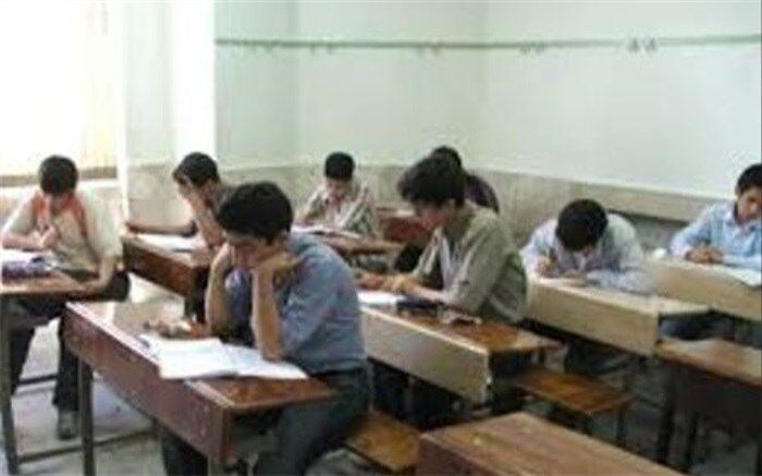815 مدرسه زیر نرم و 456 کلاس کمتر از 5 دانش‌آموز در استان لرستان وجود دارد