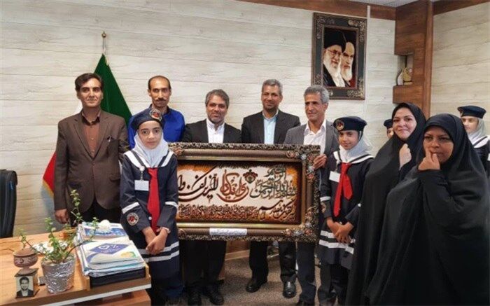 تجلیل از کارکنان کانون فرهنگی وتربیتی شهیدباهنرچابهار