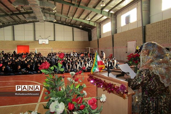 جشن ولادت حضرت زهرا(س)در دبیرستان نمونه کاشی نیلوفر