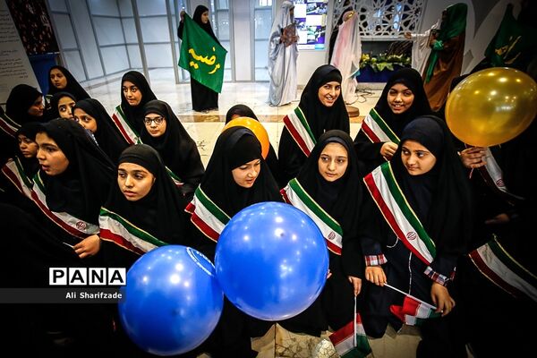 بازدید وزیرآموزش و پرورش از نمایشگاه دستاوردهای مدارس و مراکز غیر دولتی و صنایع آموزشی وابسته