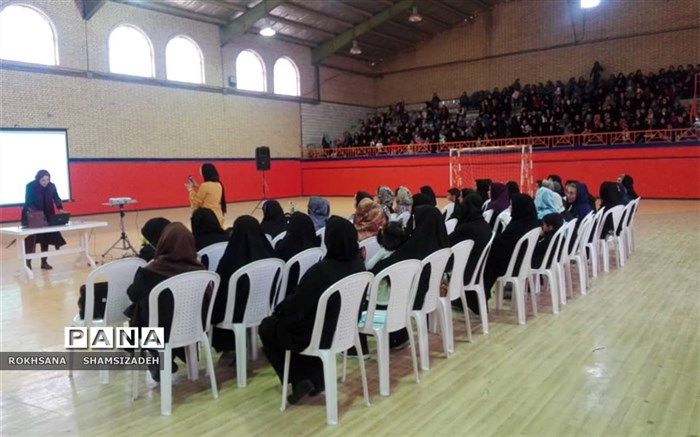 کارگاه آموزشی دانش افزایی(دختر ومادر) درجهت توانمندسازی بانوان درشهرستان امیدیه برگزارشد