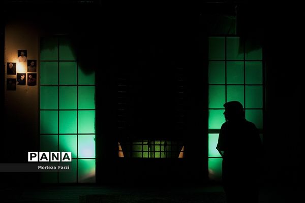 اجرای نمایش همسایه آقا