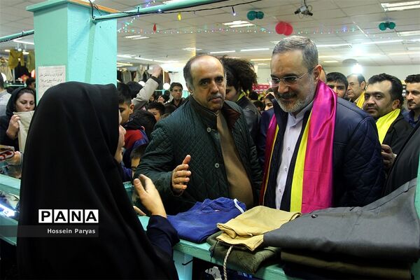 بازدید سرزده وزیر آموزش و پرورش از نمایشگاه عیدانه بنیاد خیریه فجر