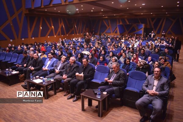 برگزاری جشن طنز «زنجفیل»