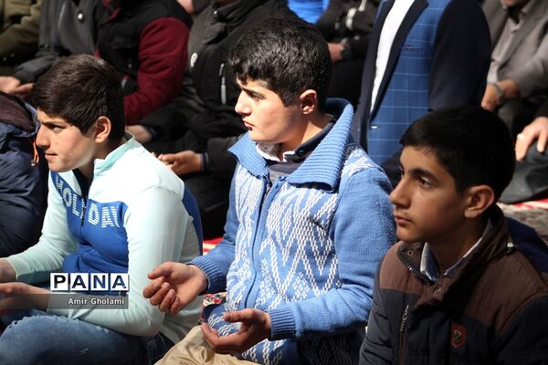 حضور دانش‌آموزان مکلف پسر عشایر کل کشور در نماز جمعه‌ شهریار