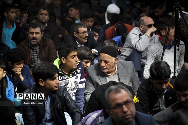 حضور دانش‌آموزان مکلف پسر عشایر کل کشور در نماز جمعه‌ شهریار
