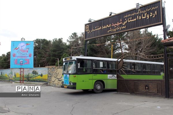 حضور دانش‌آموزان مکلف پسر عشایر کل کشور در نماز جمعه‌ شهریار