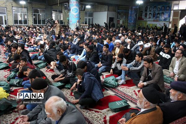 حضور دانش‌آموزان مکلف پسر عشایر کل کشور در نماز جمعه‌ شهریار