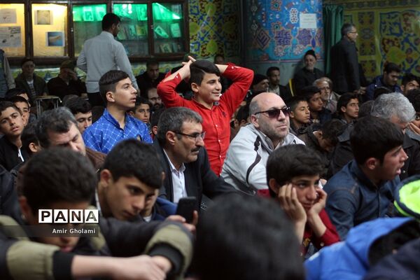 حضور دانش‌آموزان مکلف پسر عشایر کل کشور در نماز جمعه‌ شهریار