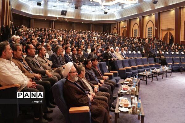 تقدیر از برترین‌های قرآنی استان قم با حضور وزیر آموزش و پرورش