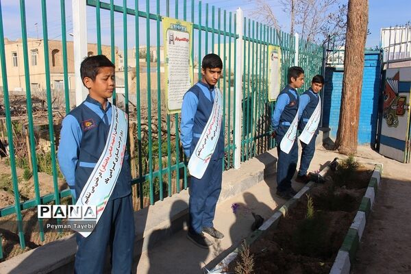 برگزاری آیین روز درختکاری در دبستان شهید رجایی سمنان