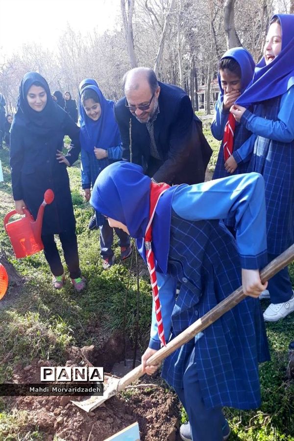 آیین درختکاری و نیکوکاری در ناحیه یک ری