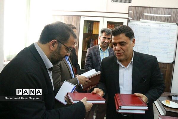 دیدار مدیرکل آموزش و پرورش استان سمنان با همکاران حوزه امور تربیتی