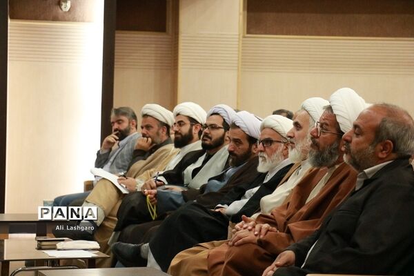 نشست تبیین بیانیه گام دوم انقلاب
