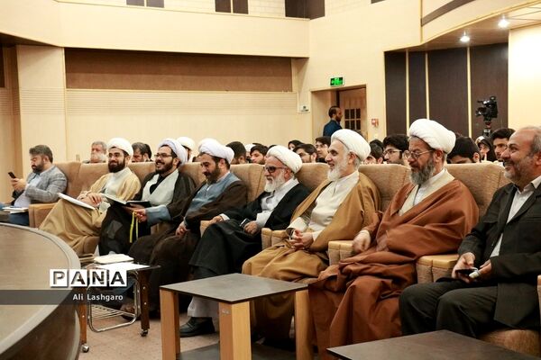 نشست تبیین بیانیه گام دوم انقلاب