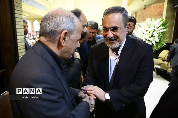 مراسم ختم والده جمشید انصاری