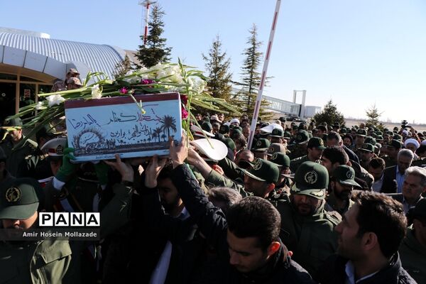 استقبال از شهید گمنام در فرودگاه ارومیه