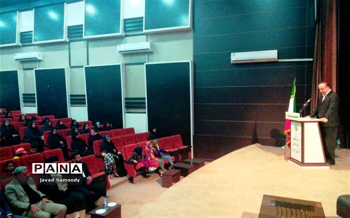 برگزاری همایش تهاجم فرهنگی باشرکت اولیاءدانش آموزان درشهرستان حمیدیه