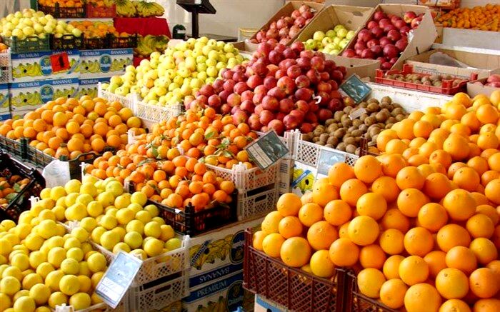 مردم نگران تأمین میوه شب عید نباشند