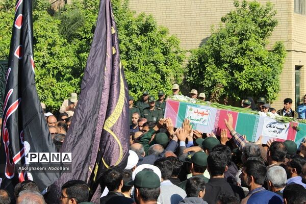 تشییع پیکر سه شهید گمنام در بوشهر-1