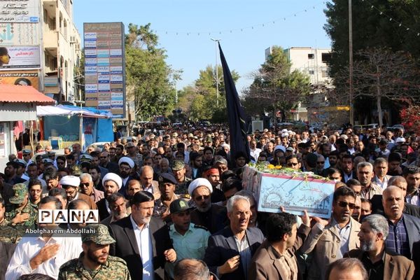 تشییع پیکر سه شهید گمنام در بوشهر-1